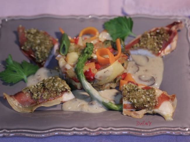 FILET DE POULET EN TAPENADE ET PETITS LéGUMES