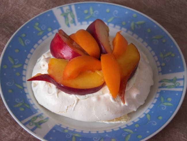 La Pavlova vanille, chantilly citron vert et fruits jaunes