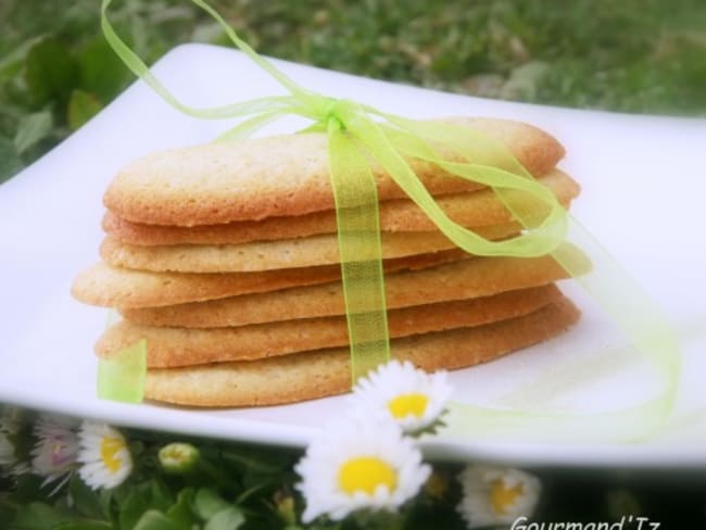 Langues de chat parfumée au thé matcha et zestes de citron vert