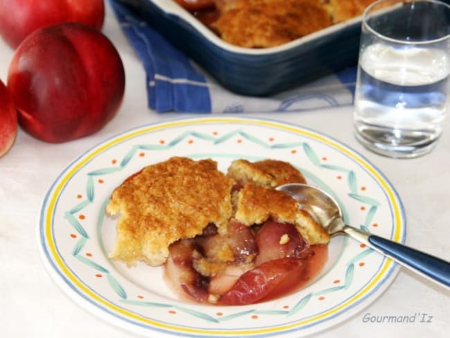 Cobbler vanillé de nectarines, citron vert et gingembre