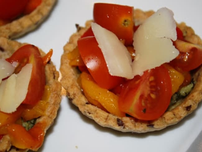 Salade de crudités en tartelettes