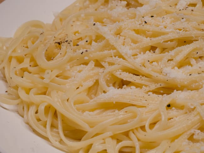 Linguine au pecorino et au poivre