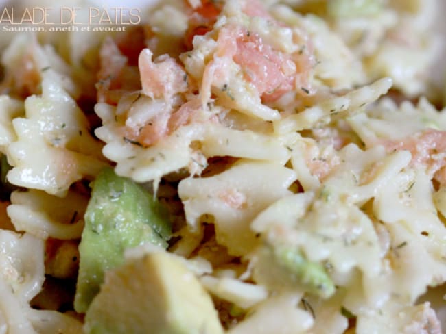 Farfalles en salade, saumon, aneth et avocat