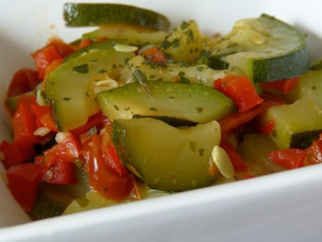 Courgettes aux poivrons et tomates séchées