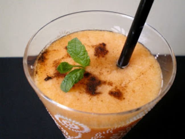 Smoothie melon, pêche, vanille