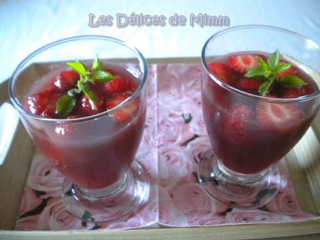 Sangria aux fruits rouges sans alcool