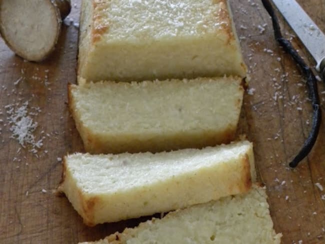 Gâteau de manioc à la noix de coco et citron vert