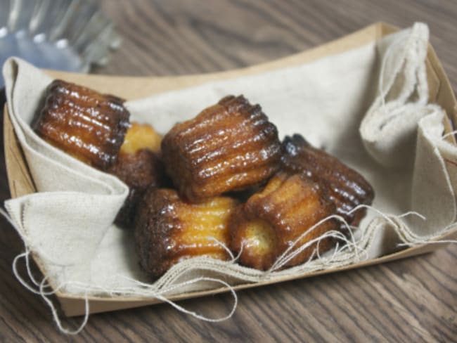 Cannelés bordelais