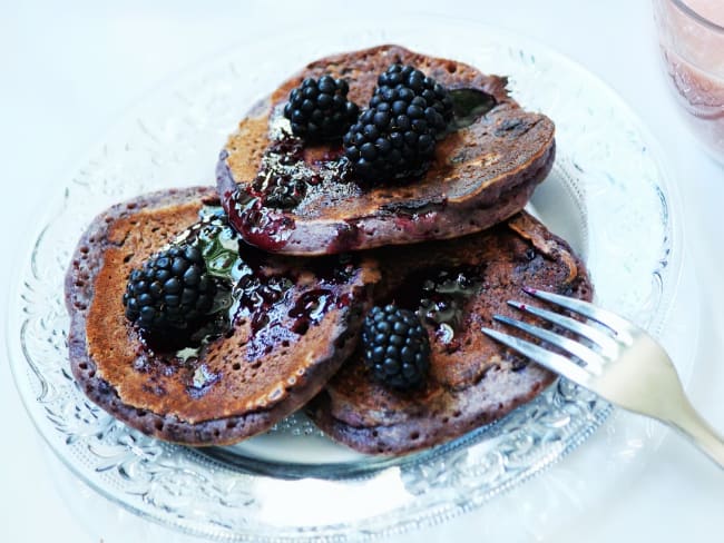 Black pancakes à la mûre