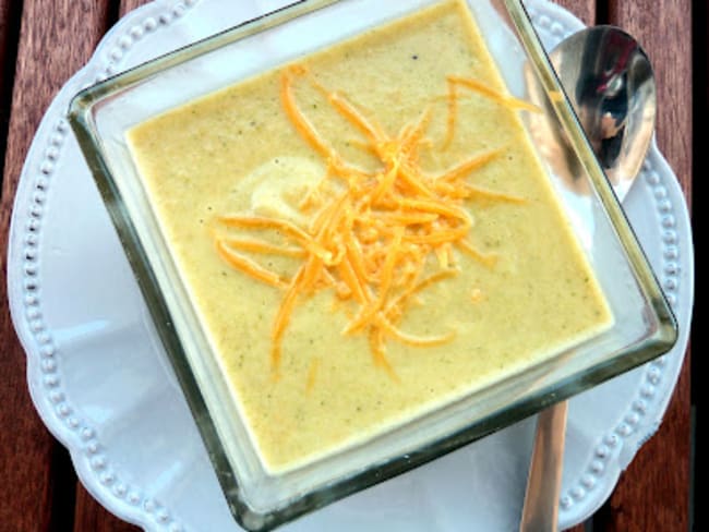 Crème de brocoli au cheddar