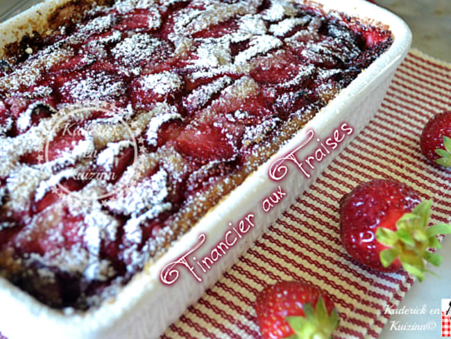 Financier géant aux fraises, miel et amandes