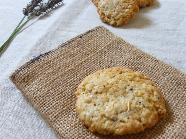 Biscuits à l'avoine, pavot et lavande