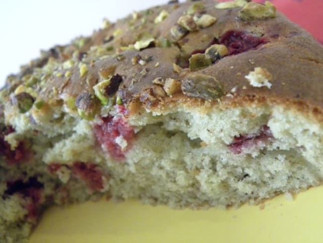 Gâteau aux pistaches et aux framboises