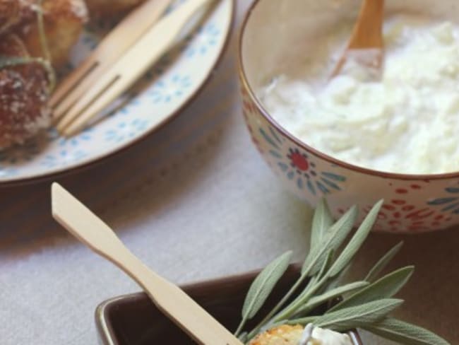 Boulettes de poulet à la sauge et tzatziki