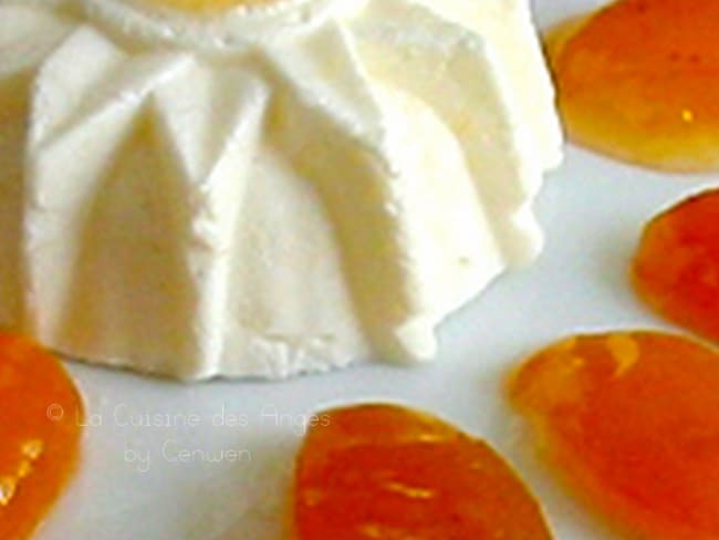 Blanc-Manger au Fromage Blanc et Confiture d’Abricots Maison