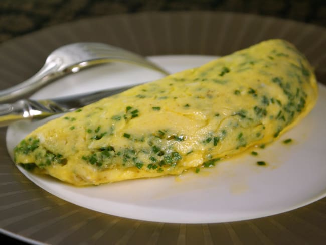 Omelette roulée aux fines herbes