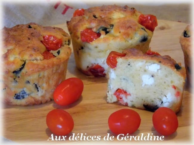 Muffins aux tomates cerises, feta et olives