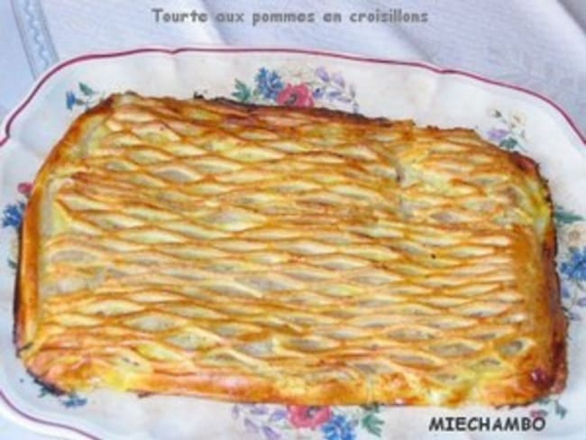 Tourte sucrée aux pommes en croisillons 