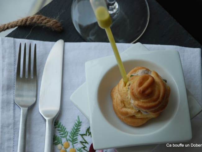 Petits Choux à la Crème de Sardines, sauce Coriandre Citronnée