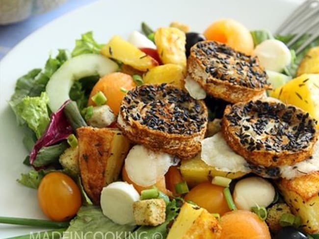 Salade du marché et chèvre toasté au cumin