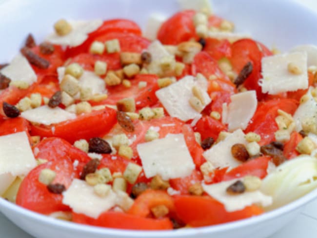 Carpaccio de courgettes au parmesan, tomates et pignons