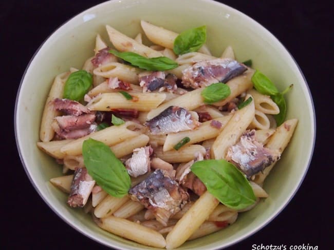 Salade de pâtes toute simple aux sardines