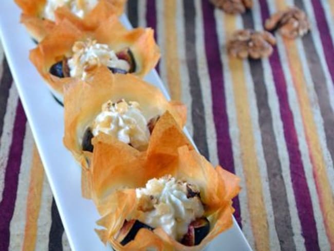 Petits paniers à la figue, mousse de chèvre frais, miel et noix