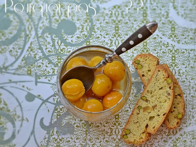 Mirabelles à la nage et Cantucci pistache, gingembre et citron