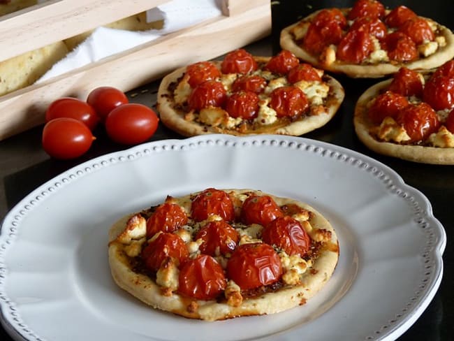 Tartelettes de tomate cerise et fromage de brebis