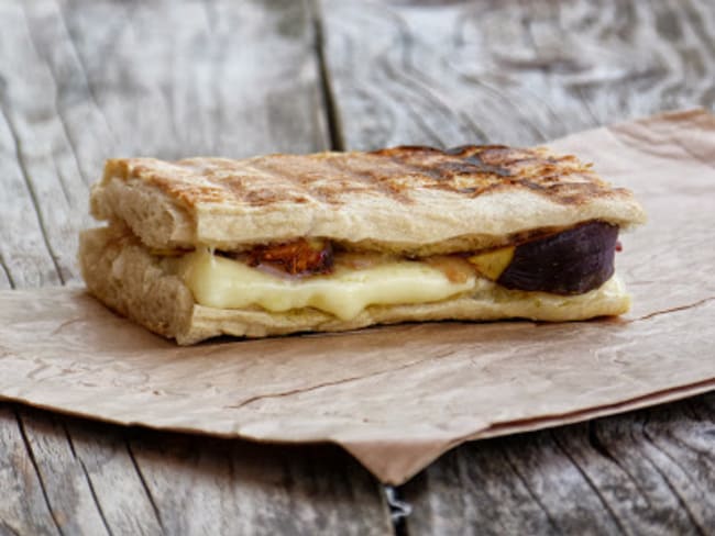 Paninis à la tomme de cantal, magret de canard et figues