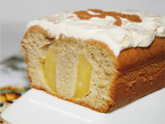 Cake aux pommes, fleur d'oranger et cannelle