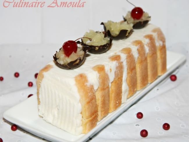 Bûche de Noël glacée à l'ananas