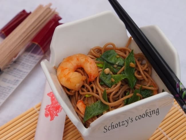 Nouilles Soba sautées aux crevettes