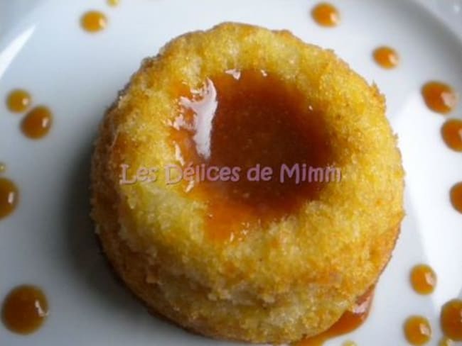 Petits moelleux aux pommes, sauce caramel au beurre salé