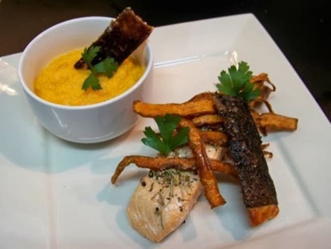 Purée de carottes à la vanille et pavé de saumon cuit à l'unilatéral