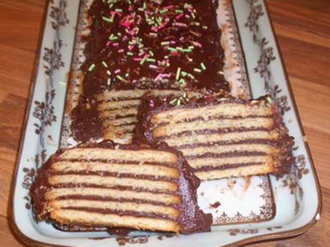 Gâteau biscuits brun au chocolat