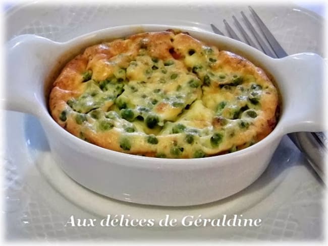 Clafoutis de petits pois, jambon et fromage ail et fines herbes