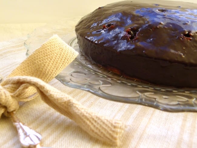 Gâteau au potimarron, cannelle et chocolat blanc, glaçage chocolat