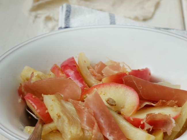 Salade grillée de fenouil, pommes et jambon cru