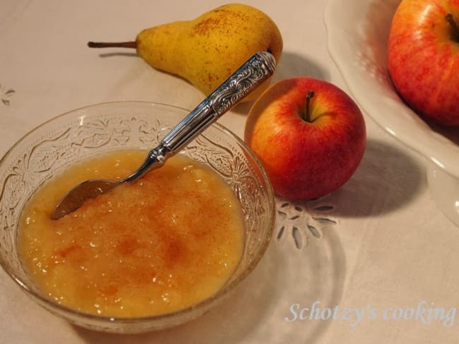 Compote de pommes et poires à la cannelle