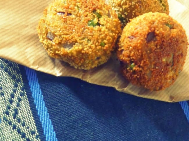 Petites Galettes épicées de pommes de terre et petits pois