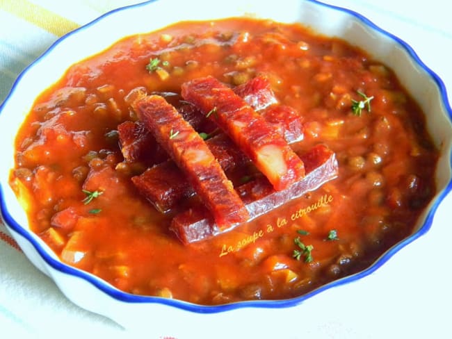 Soupe de lentilles vertes au pimentón et chorizo