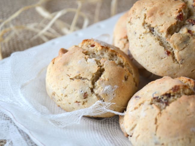 Scones aux noisettes entières et cranberries séchées