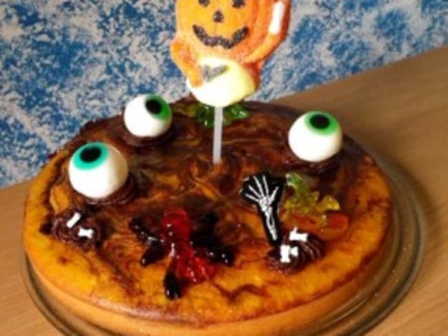 Gâteau d'Halloween effrayant au chocolat et à l'orange