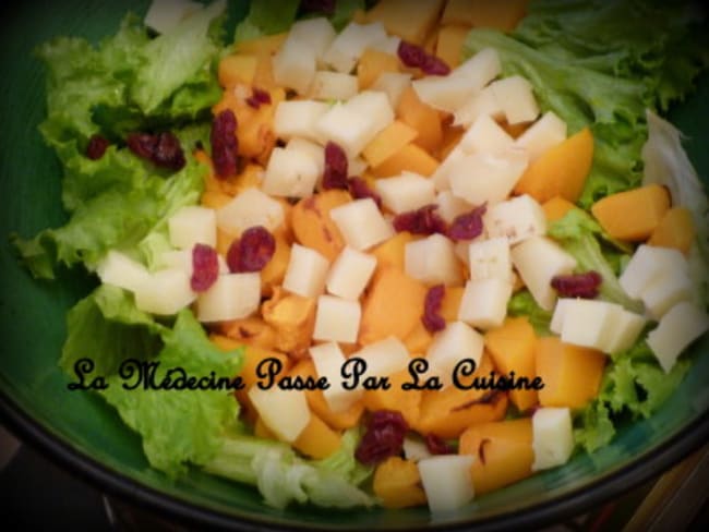 Salade et potiron, fromage d'Ossau-Iraty, airelles, vinaigrette de mangue