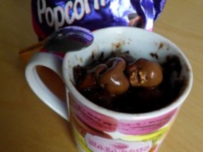 Mug cake croustilant chocolat et pop corn