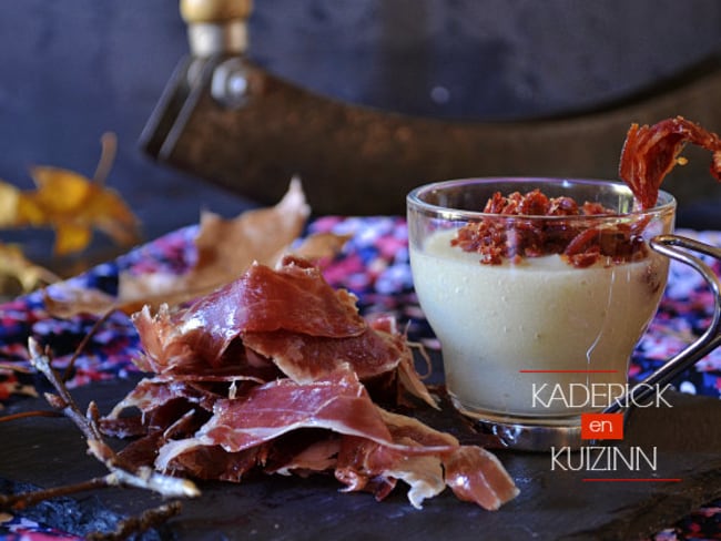 Verrines au velouté de topinambours et crumble de jambon Bellota