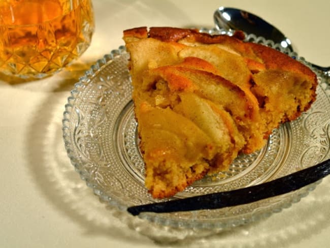 Gâteau d'automne aux pommes et au cidre