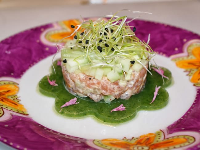 Tartare de saumon gravlax-crème-concombre au tilleul