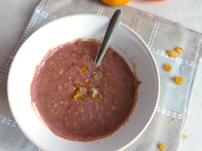 Porridge de Noël au chocolat, écorces d'orange et épices